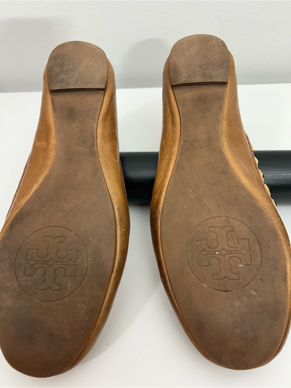 Tory Burch Dale Brown Leather Logo Gold Stud Ballet Flats Slip-on Size 9 - Picture 7 of 13